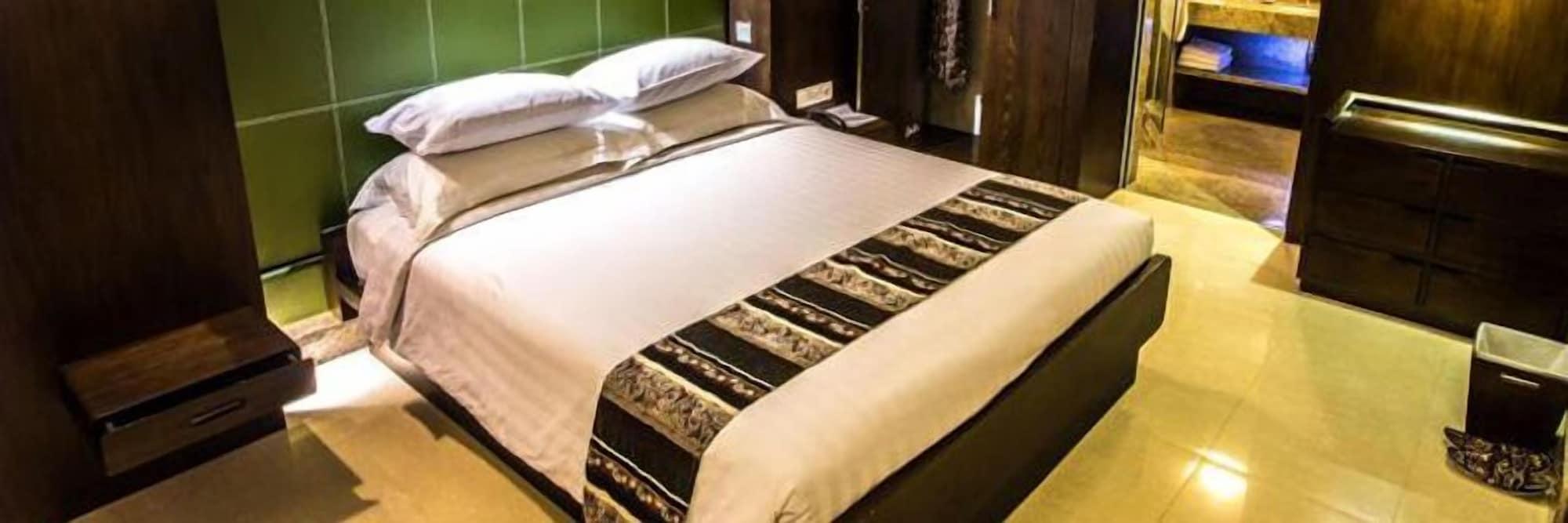 Crown Victoria Hotel טולונגאגונג מראה חיצוני תמונה