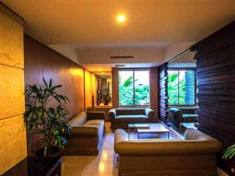 Crown Victoria Hotel טולונגאגונג מראה חיצוני תמונה